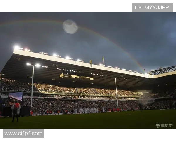 刘宇钊足球明星崛起之路揭秘他如何成为新一代球场传奇